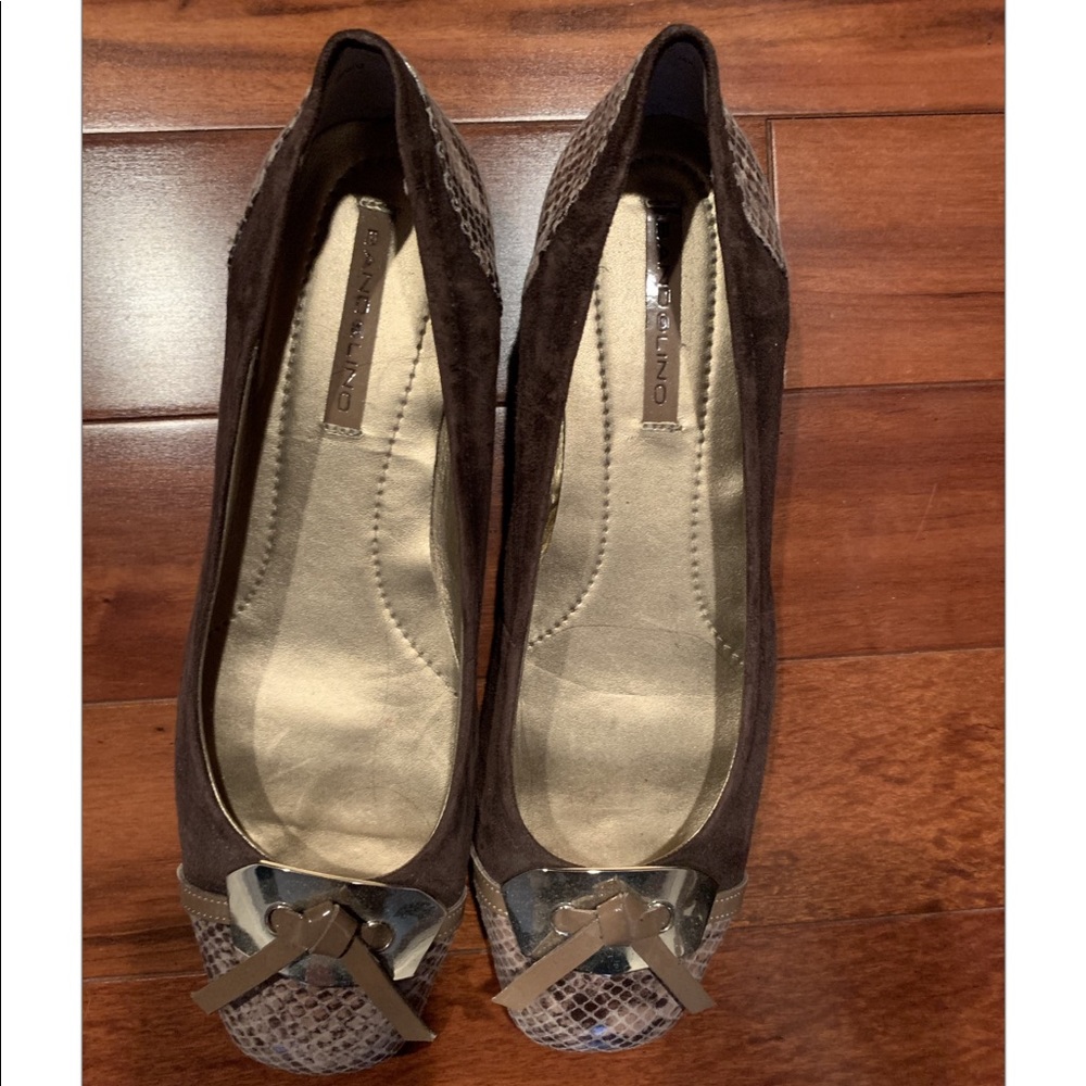 Bandolino brown/snakeskin suede flats. Brand new!